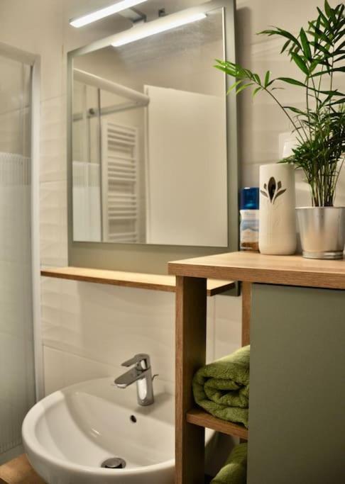 New Studio Apartment In Central Budapest - Free Parking 외부 사진